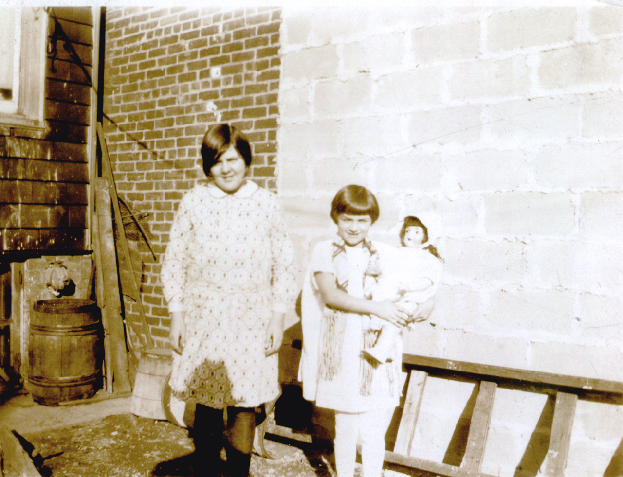 29-00-00, 01, Blanche and Marie Klingelstein