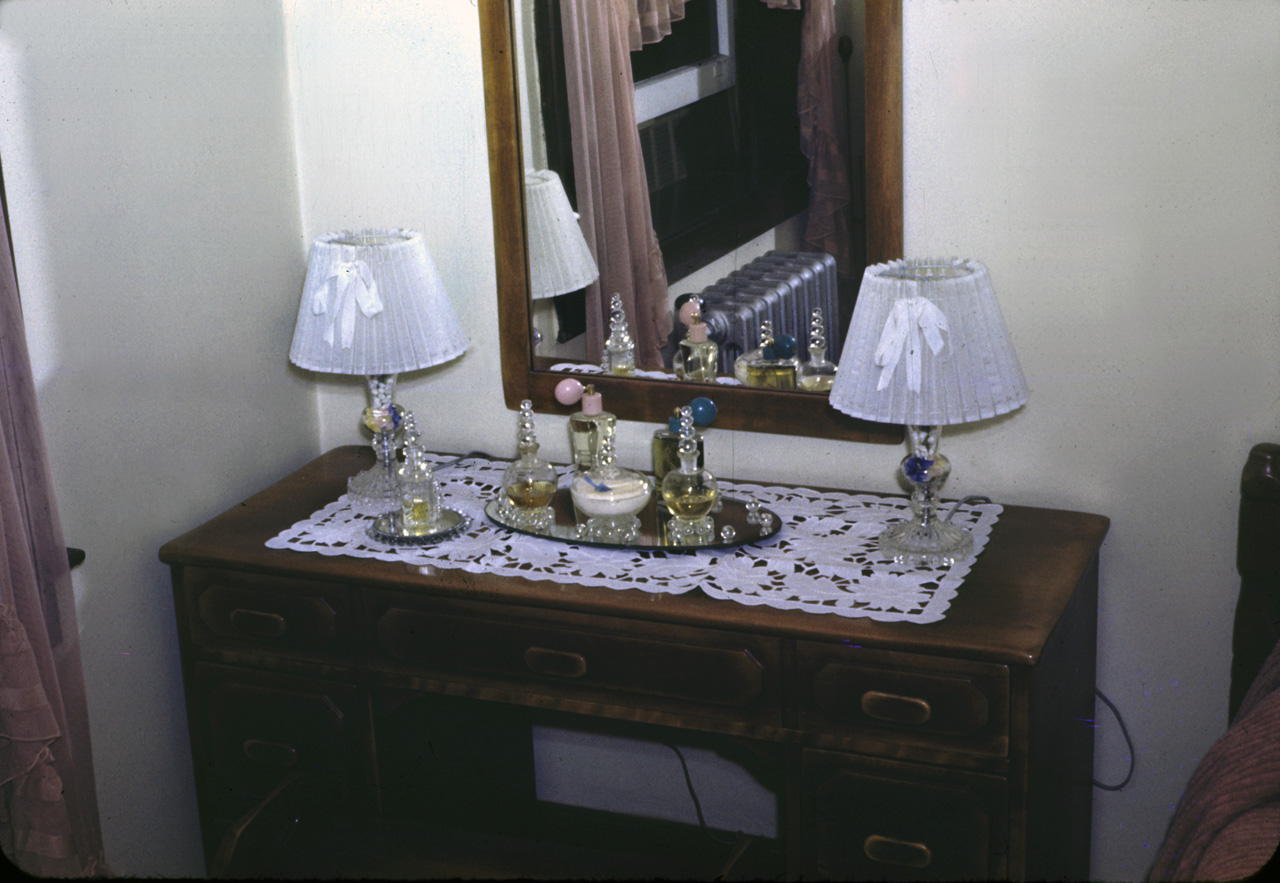 42-01-01, 01, Dressing Table