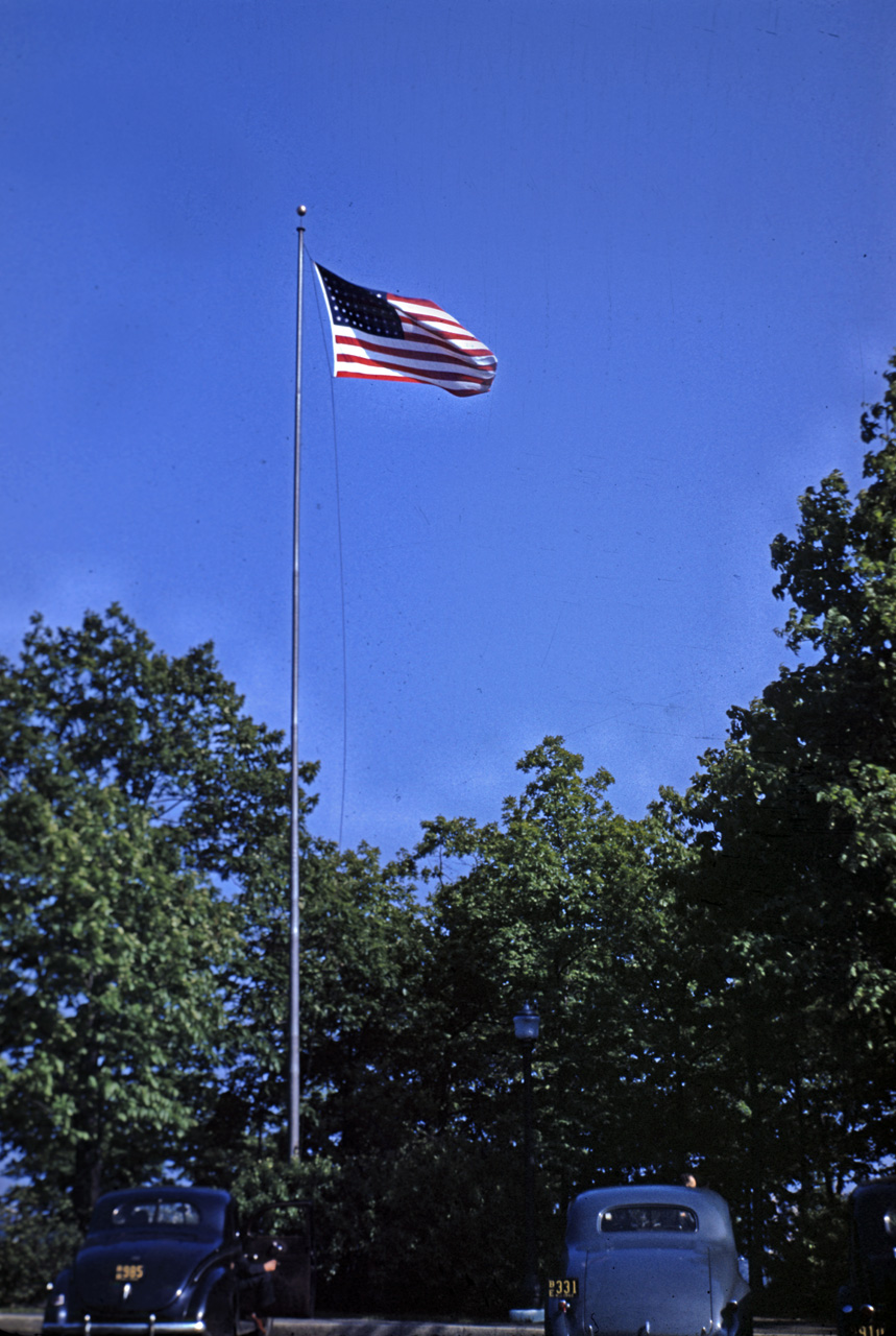 42-05-17, 10, 'Old Glory' at Allison Park