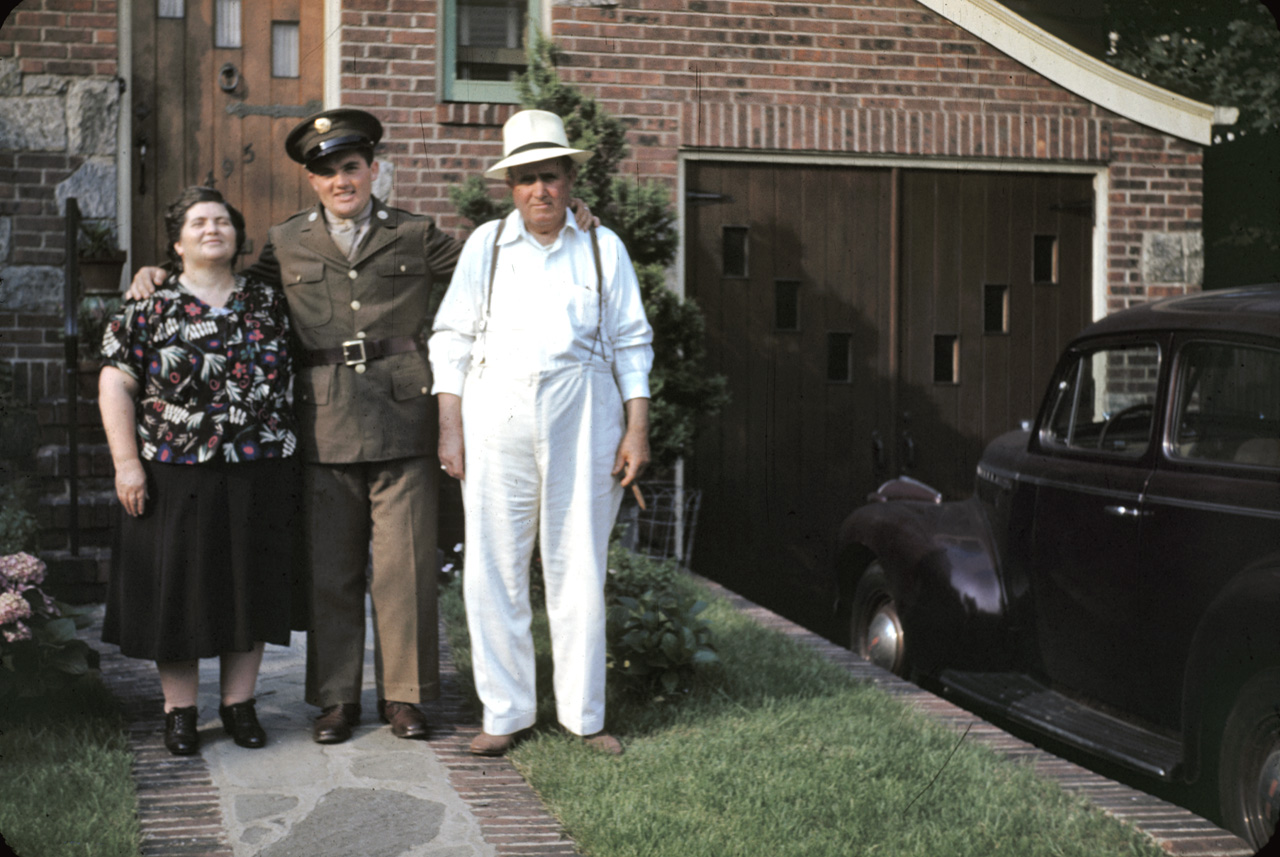 42-07-04, 11, Nana, Johnnie, Nano Bruno