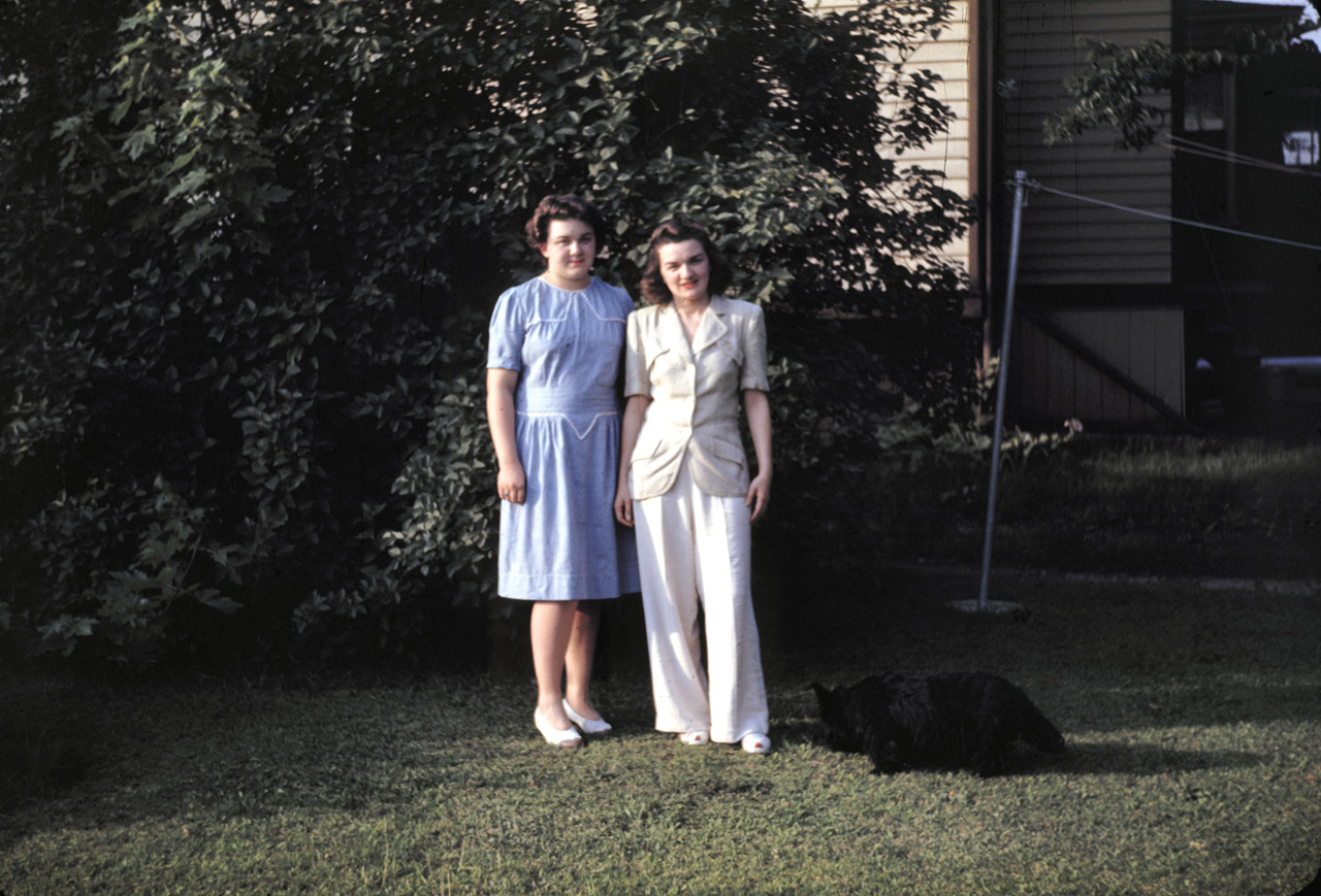 42-07-19, 02, Doris and Marie Klingelstein