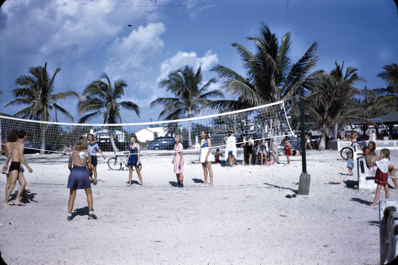 45-06-01, 14, Beach at Keywest Fla