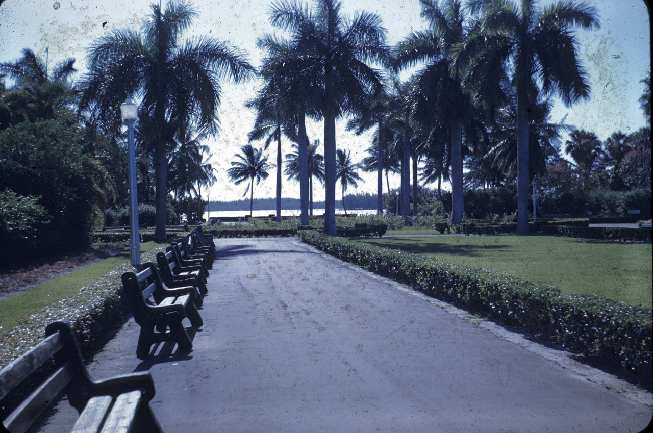 45-11-05, 68, Biscayne Park in Miami, Fla