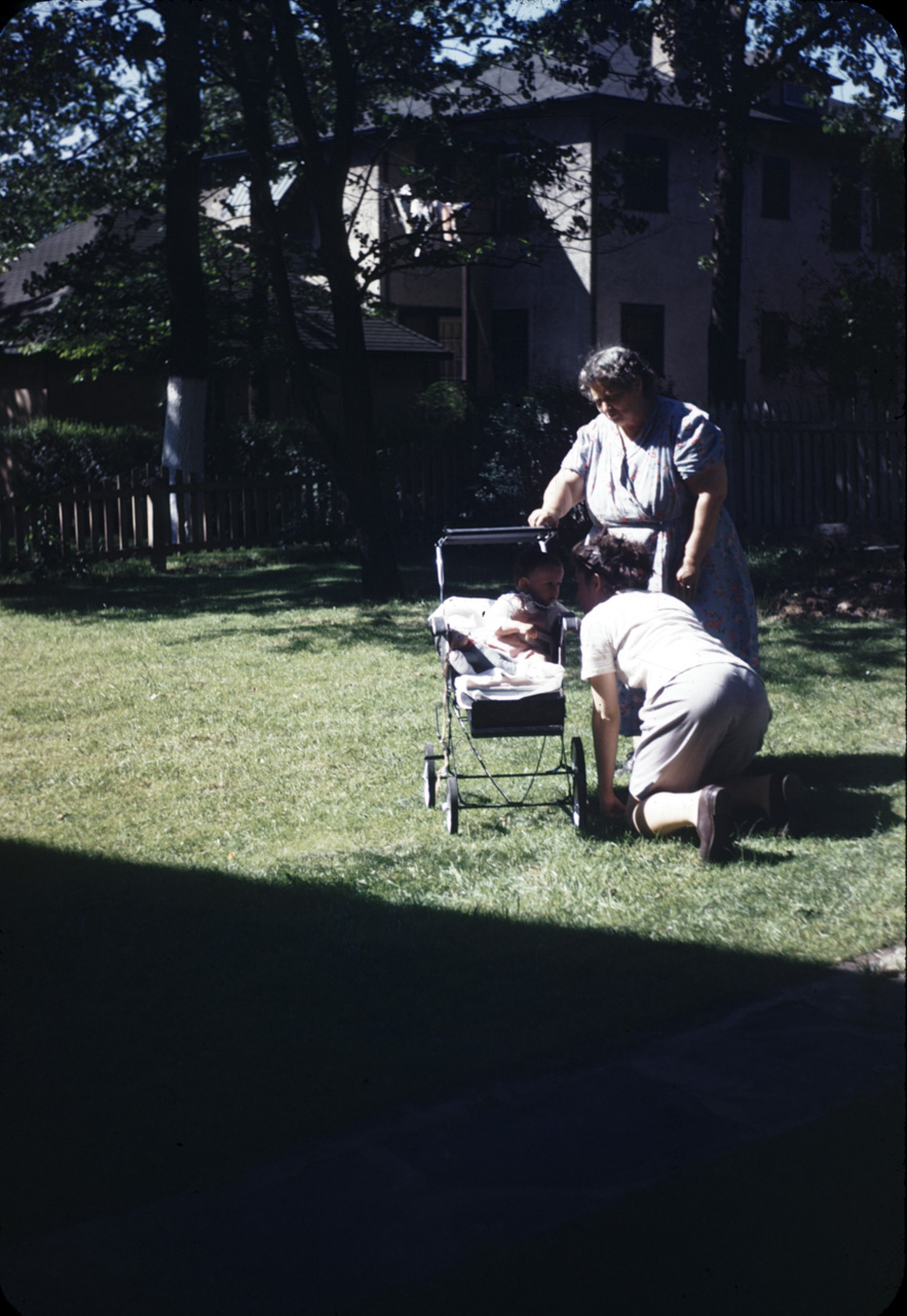 46-07-15, 01, Johnnie Rotio, Nana, Mildred