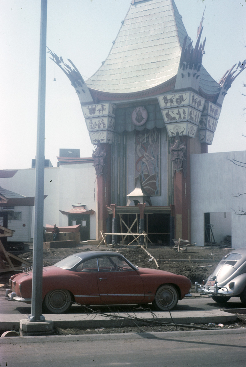 64-03-24, 09, World's Fair, under construction