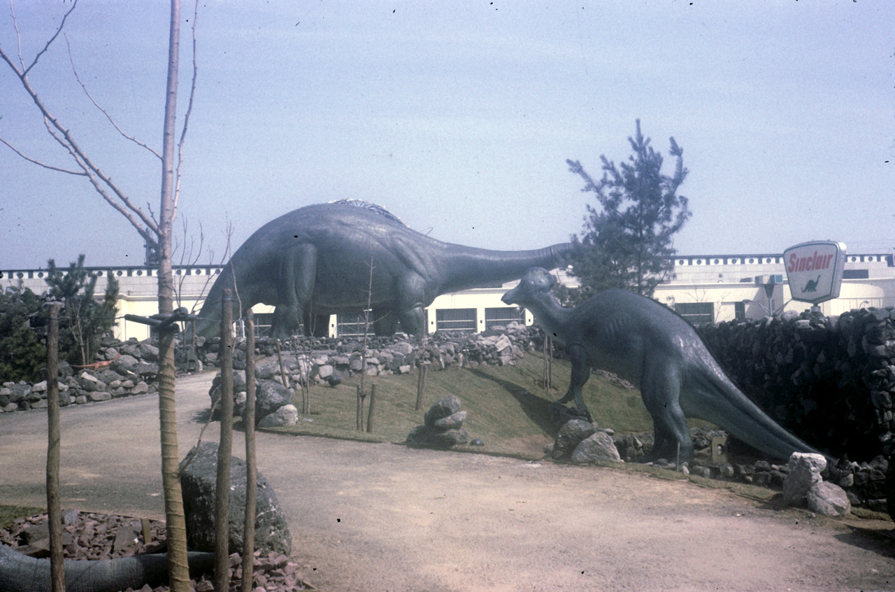 64-03-24, 19, World's Fair, under construction