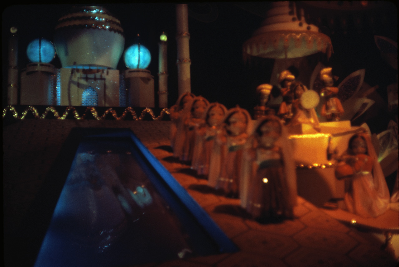65-08-21, 10, Worlds Fair, It's a small world