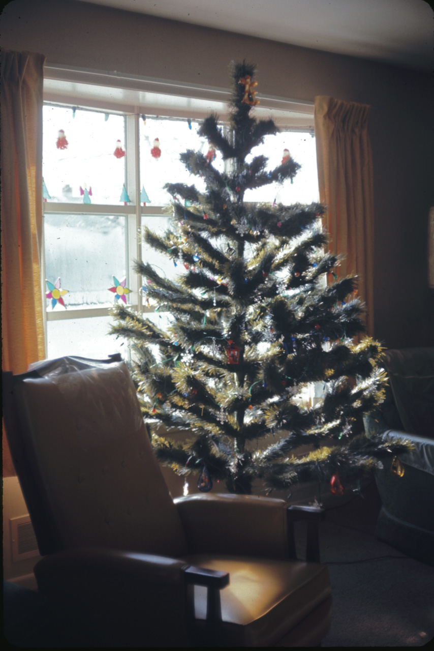 69-12-25, 01, Christmas, Saddle Brook, NJ