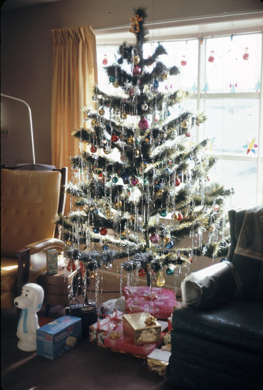 69-12-25, 04, Christmas, Saddle Brook, NJ