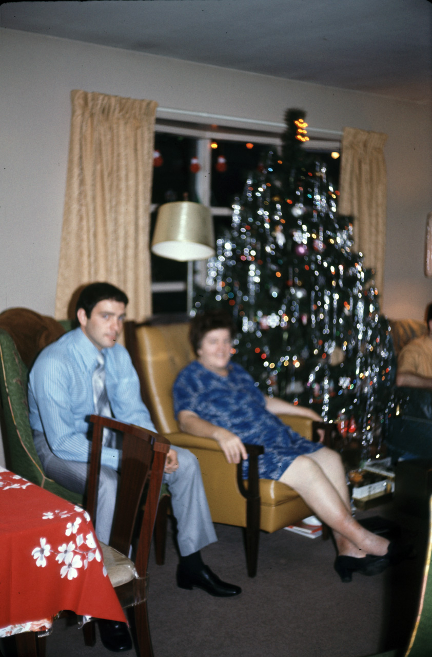 69-12-25, 09, Christmas, Saddle Brook, NJ