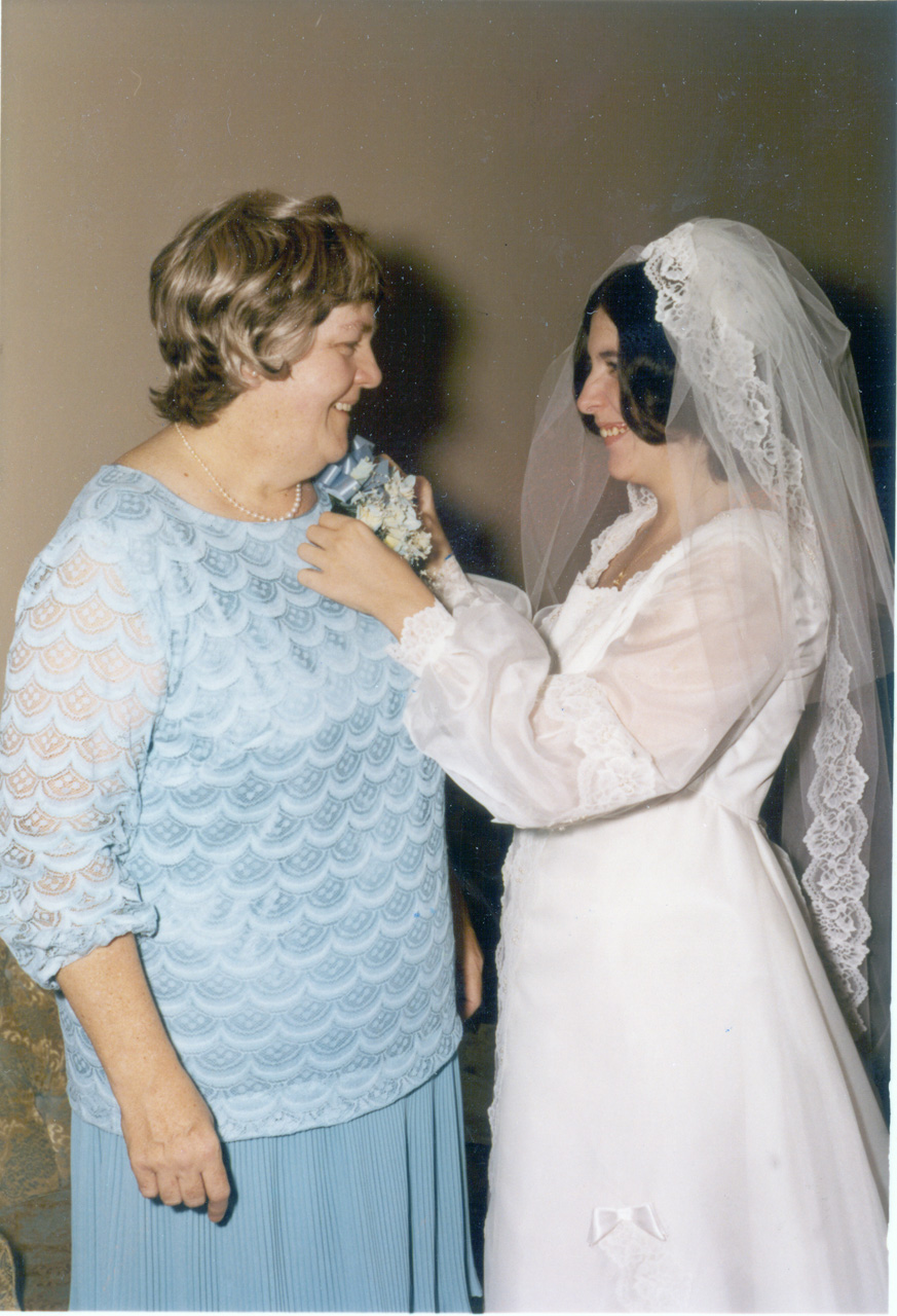 71-06-12, 002, Blanche and Janice, Janice's Wedding
