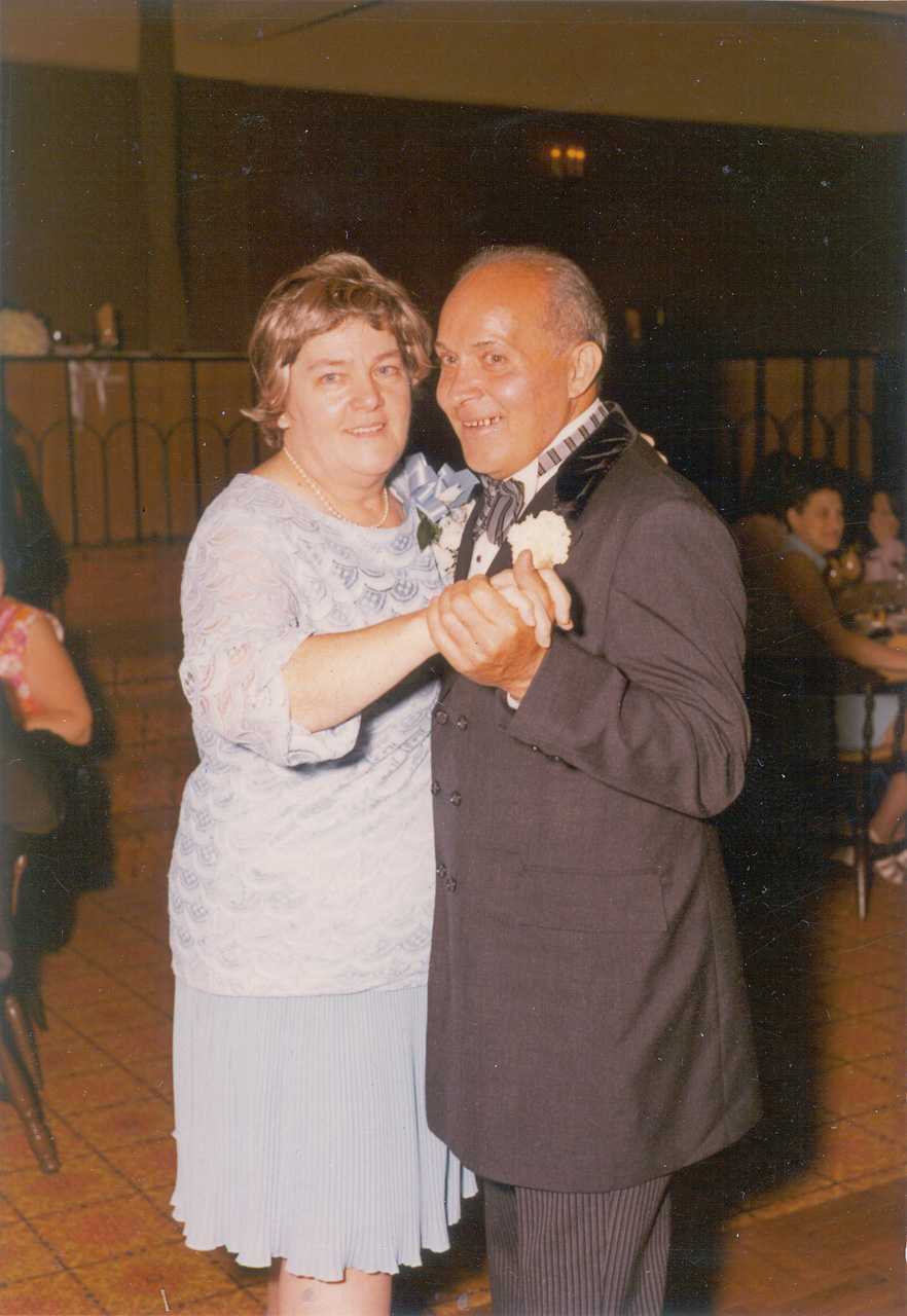 71-06-12, 028, Blanche and Joe, Janice's Wedding
